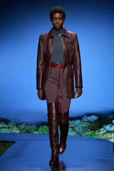 Look 17